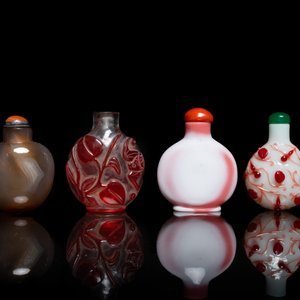 Four Chinese agate and glass snuff bottles, 19/20th C. — photo 4