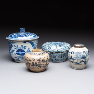 Four Chinese and Annamese or Vietnamese blue and white wares, 15th/19th C. — photo 2
