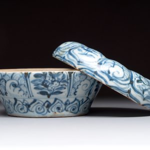 Four Chinese and Annamese or Vietnamese blue and white wares, 15th/19th C. — photo 25