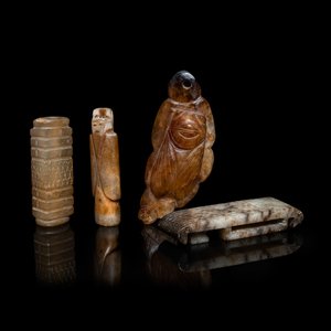 Four Chinese archaic jade carvings, 19/20th C. — 照片 1
