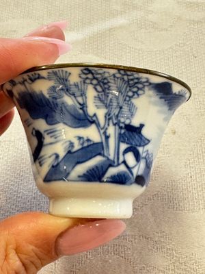 Four Chinese blue and white 'Bleu de Hue' cups and two bowls, various marks, 19th C. — foto 23