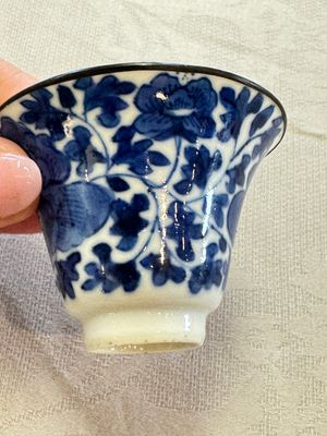 Four Chinese blue and white 'Bleu de Hue' cups and two bowls, various marks, 19th C. — foto 34