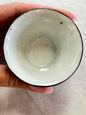 Four Chinese blue and white 'Bleu de Hue' cups and two bowls, various marks, 19th C. — foto 35
