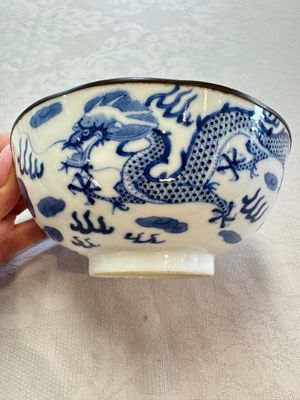 Four Chinese blue and white 'Bleu de Hue' cups and two bowls, various marks, 19th C. — foto 42