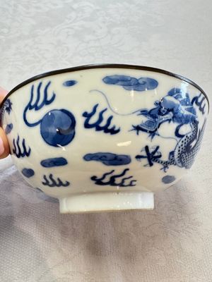 Four Chinese blue and white 'Bleu de Hue' cups and two bowls, various marks, 19th C. — foto 45
