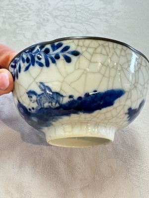 Four Chinese blue and white 'Bleu de Hue' cups and two bowls, various marks, 19th C. — foto 57