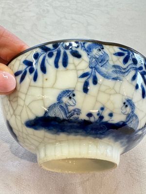 Four Chinese blue and white 'Bleu de Hue' cups and two bowls, various marks, 19th C. — foto 59