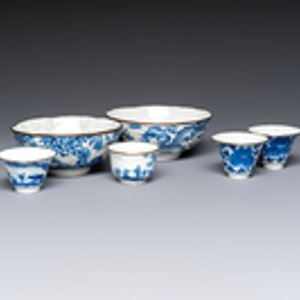 Four Chinese blue and white 'Bleu de Hue' cups and two bowls, various marks, 19th C. — foto 1