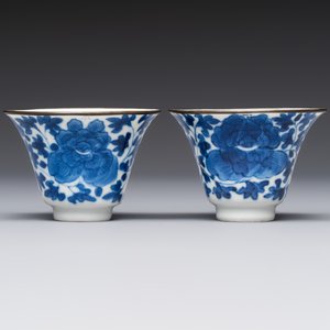 Four Chinese blue and white 'Bleu de Hue' cups and two bowls, various marks, 19th C. — foto 14