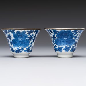 Four Chinese blue and white 'Bleu de Hue' cups and two bowls, various marks, 19th C. — foto 16