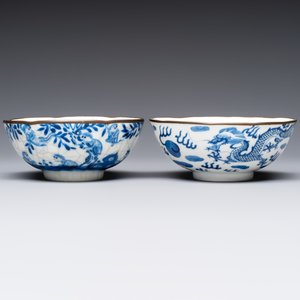 Four Chinese blue and white 'Bleu de Hue' cups and two bowls, various marks, 19th C. — foto 2