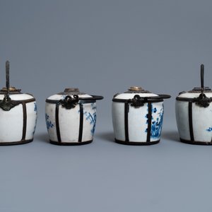 Four Chinese blue and white 'Blue de Hue' waterpipes for the Vietnamese market, 19th C. — 照片 5