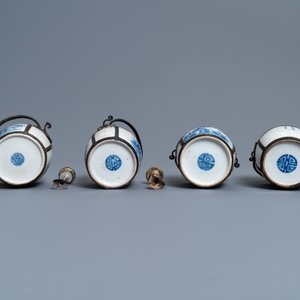 Four Chinese blue and white 'Blue de Hue' waterpipes for the Vietnamese market, 19th C. — 照片 7