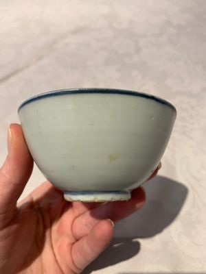 Four Chinese blue and white bowls, two cups and a plate, Ming — photo 14