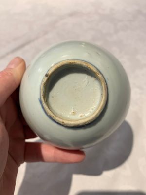 Four Chinese blue and white bowls, two cups and a plate, Ming — photo 20