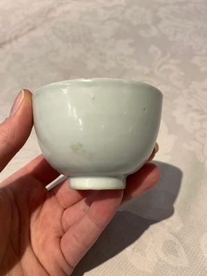 Four Chinese blue and white bowls, two cups and a plate, Ming — photo 9