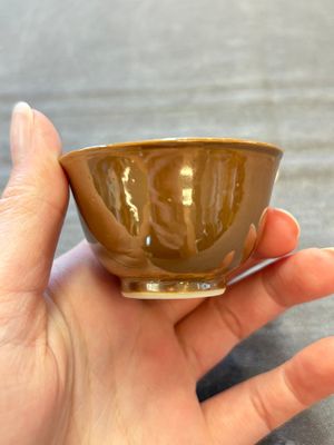 Four Chinese blue and white capucin-ground cups and saucers with landscape design, Yongzheng — 照片 16