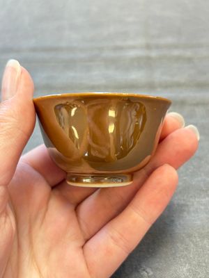 Four Chinese blue and white capucin-ground cups and saucers with landscape design, Yongzheng — 照片 22
