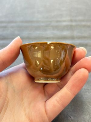 Four Chinese blue and white capucin-ground cups and saucers with landscape design, Yongzheng — 照片 27