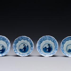 Four Chinese blue and white cups and saucers and a Chinese Imari-style shaving bowl, Kangxi Qianlong — 照片 8