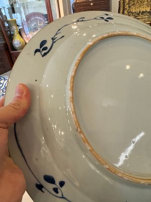 Four Chinese blue and white dishes with floral design, Kangxi/Yongzheng — photo 8