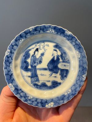 Four Chinese blue and white 'Eight Immortals' cups and saucers and five saucers, Chenghua and Lu mark, Kangxi — foto 21