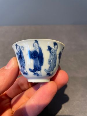 Four Chinese blue and white 'Eight Immortals' cups and saucers and five saucers, Chenghua and Lu mark, Kangxi — foto 28