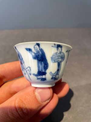 Four Chinese blue and white 'Eight Immortals' cups and saucers and five saucers, Chenghua and Lu mark, Kangxi — foto 30