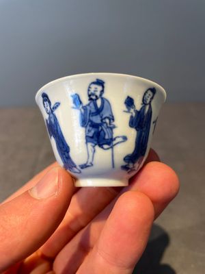 Four Chinese blue and white 'Eight Immortals' cups and saucers and five saucers, Chenghua and Lu mark, Kangxi — foto 38