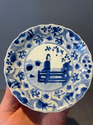 Four Chinese blue and white 'Eight Immortals' cups and saucers and five saucers, Chenghua and Lu mark, Kangxi — foto 7