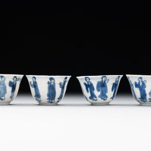 Four Chinese blue and white 'Eight Immortals' cups and saucers and five saucers, Chenghua and Lu mark, Kangxi — foto 7