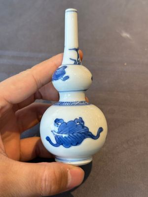 Four Chinese blue and white 'Eight Treasures 八寶' double gourd vases, Kangxi — foto 2