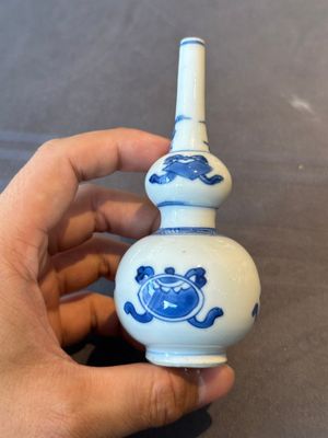 Four Chinese blue and white 'Eight Treasures 八寶' double gourd vases, Kangxi — foto 4
