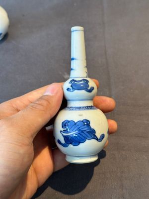 Four Chinese blue and white 'Eight Treasures 八寶' double gourd vases, Kangxi — foto 9