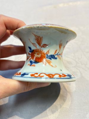 Four Chinese blue and white, famille rose and Imari-style salts and one Samson Paris salt, 18/19th C. — 照片 23