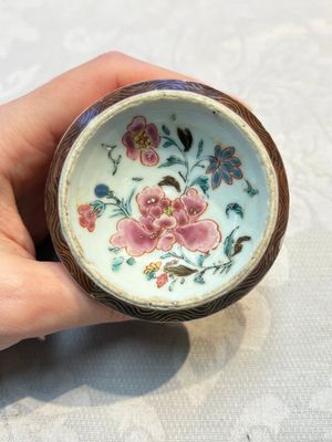 Four Chinese blue and white, famille rose and Imari-style salts and one Samson Paris salt, 18/19th C. — 照片 26