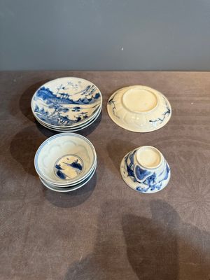 Four Chinese blue and white 'landscape' cups and saucers, Kangxi — photo 1