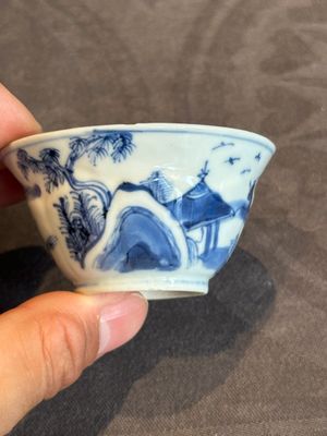Four Chinese blue and white 'landscape' cups and saucers, Kangxi — photo 11