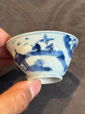 Four Chinese blue and white 'landscape' cups and saucers, Kangxi — photo 12