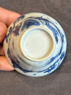 Four Chinese blue and white 'landscape' cups and saucers, Kangxi — photo 16