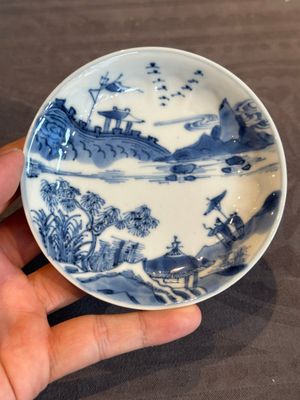 Four Chinese blue and white 'landscape' cups and saucers, Kangxi — photo 2