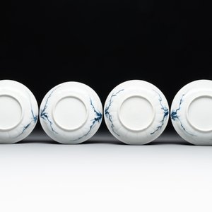 Four Chinese blue and white 'landscape' cups and saucers, Kangxi — photo 3
