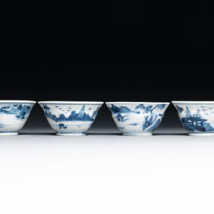 Four Chinese blue and white 'landscape' cups and saucers, Kangxi — photo 5