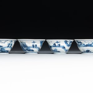 Four Chinese blue and white 'landscape' cups and saucers, Kangxi — photo 7