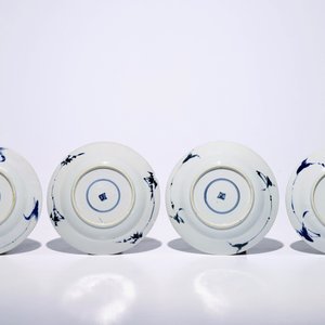 Four Chinese blue and white landscape plates, Kangxi — 照片 2