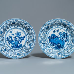 Four Chinese blue and white lobed dishes with floral design, Kangxi — photo 4