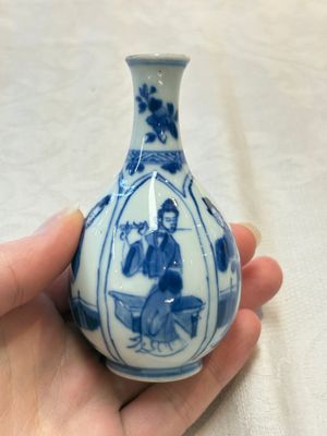 Four Chinese blue and white 'Long Eliza' miniature vases, Kangxi — photo 20