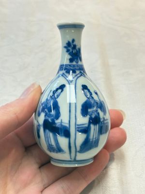 Four Chinese blue and white 'Long Eliza' miniature vases, Kangxi — photo 22