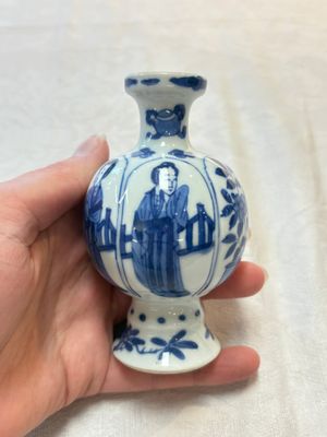 Four Chinese blue and white 'Long Eliza' miniature vases, Kangxi — photo 8