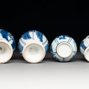 Four Chinese blue and white 'Long Eliza' miniature vases, Kangxi — photo 7